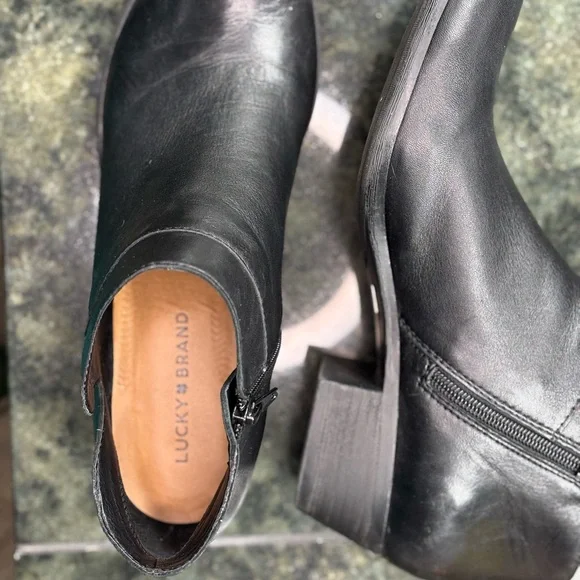 Lucky Brand Black Ankle Booties Sleek Design - Picture 3 of 7